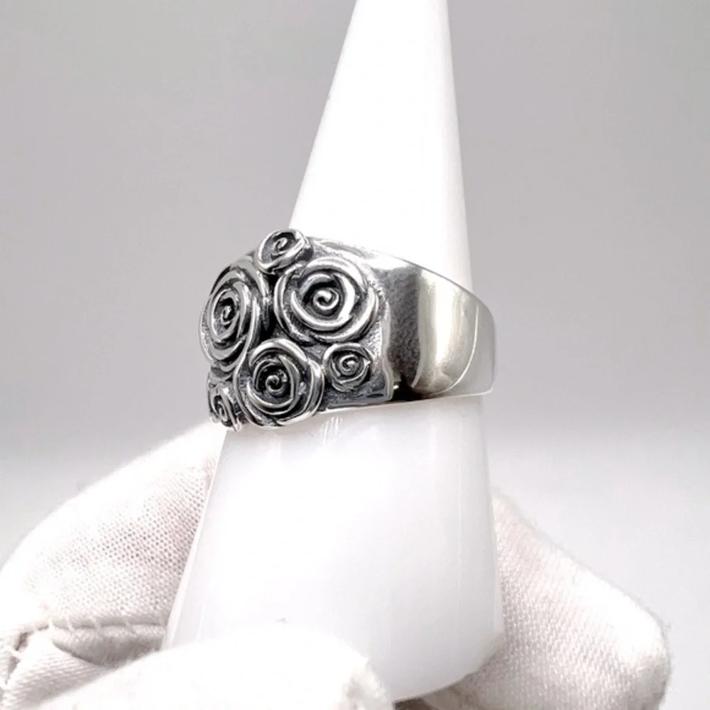 .925 Sterling Silver Roses Ring